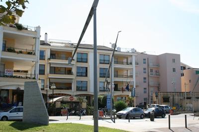 Vest House 45