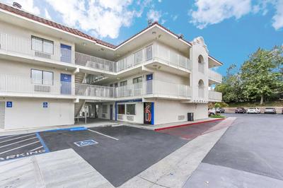 Hotel B5 -Watsonville
