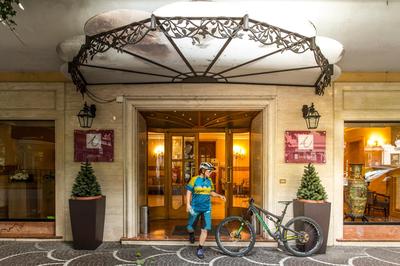 Ambasciatori Place Hotel