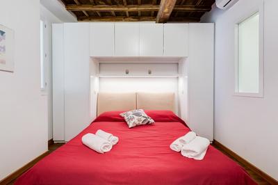 Piazza Navona-Coronari House