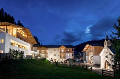 Hotel La Fradora - Dolomites Hotel