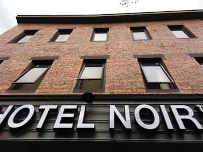 Hotel Noir