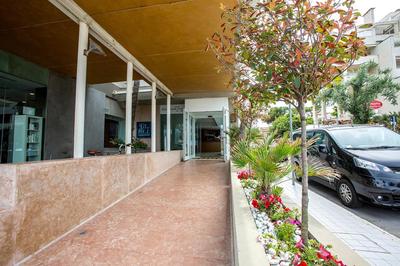 City Hotel