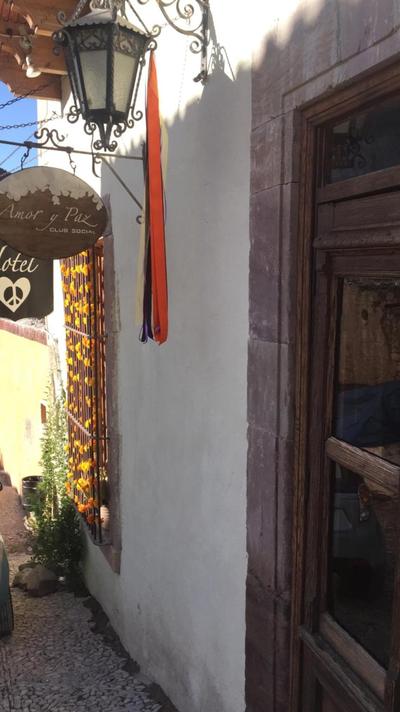 Hotel Amor y Paz