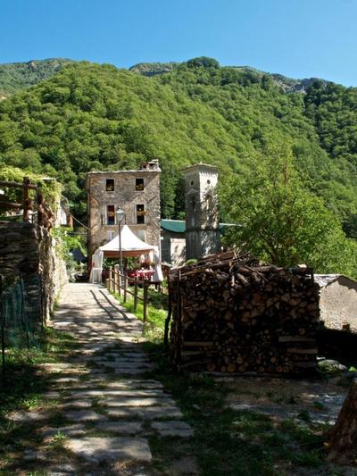 Borgo Isola Santa