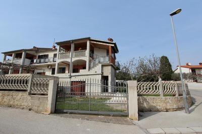 Apartment Ari