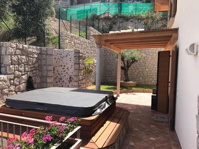 BMP APARTMENT DELUXE 1 JACUZZI RISCALDATA PRIVATA vista Lago di Garda