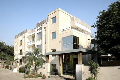Eastlynn Collections, Huda City Centre