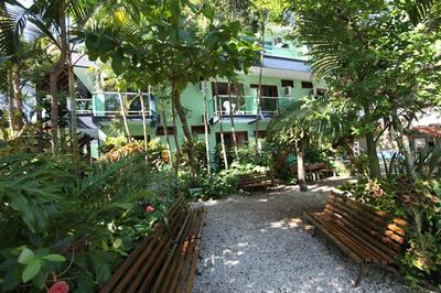 Pousada Cores do Mar | Conforto com Piscina em Bombinhas