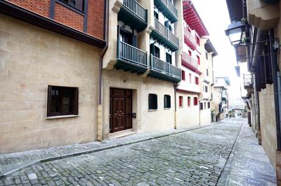 Tolosa by Smiling Rentals