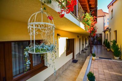 Rosen Villa