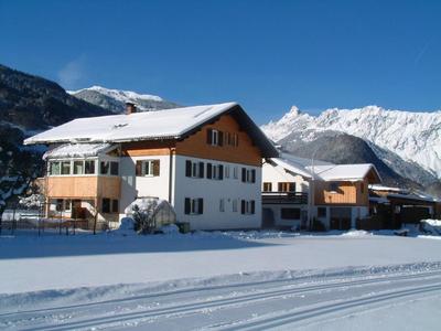Hof im Feld