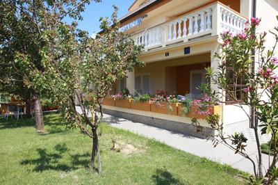 Apartments Jagoda in a Quiet Area