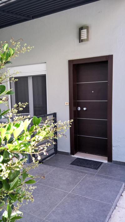 Minimal Studio in Paleo Faliro