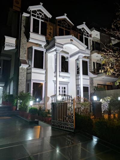 Hotel Windsor Castle Cyber City