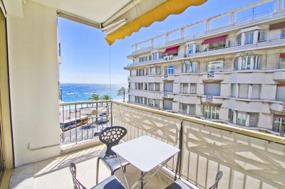 PROMENADE HOLIDAY - PALATIN & SEA