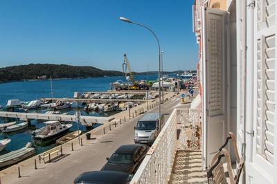 Sea view apartment Vindobona 2 modern stay with parking in Mali Lošinj Center