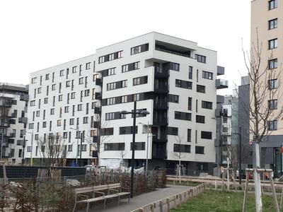 White Vintage Park View Apartment