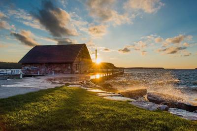 Somerset Inn & Suites