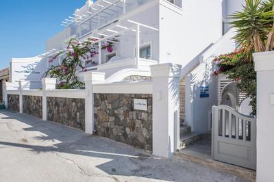 Blue Waves Suites & Apartments