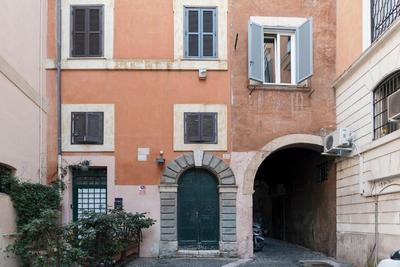 Penthouse with Terrace in the Heart of Rome