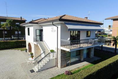 Villa Azdora