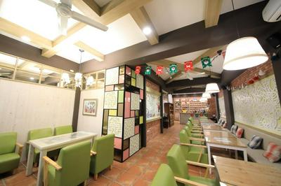 Feather and Flowers Homestay