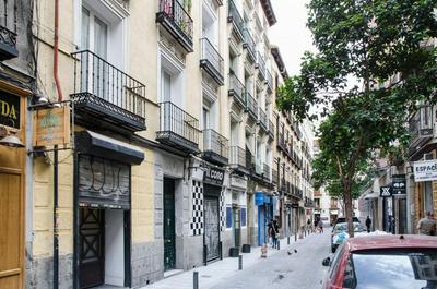 Bright Cozy 2BD 2BTH with Balcony - Chueca