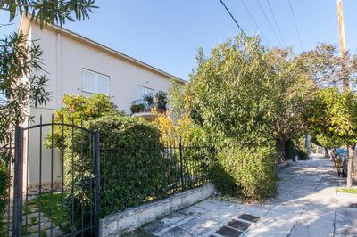 Trendy Minimal Flat in posh Athens