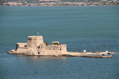 Quiet spacious apartment in Nafplio