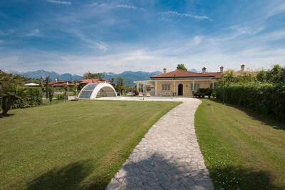 Luxury Villa with pool