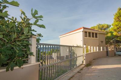 Holiday House Botta