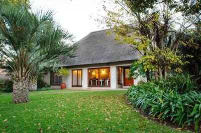 Safari Club Guest Lodge OR Tambo International Airport