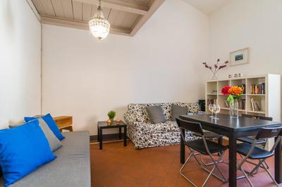 GuestHost - Della Scala Modern Apartment