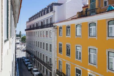 Alfama Baixa Spacious And Bright Apartment Blends the Historic and the Contemporary 2 Bedrs & 2 Bathrs AC 18th Century Building