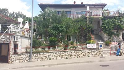Family Apartments Švob with pool