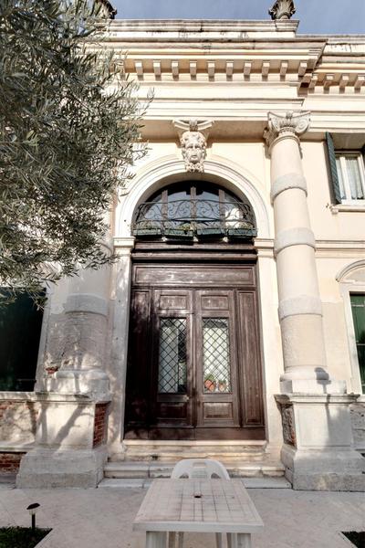 Nobile House