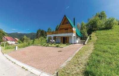 House with Pool and Sauna