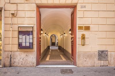 Spanish Steps Miracle Suite