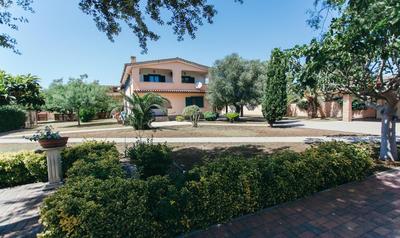 Domus Leonardo-Private Free Parking