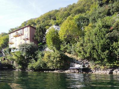 Charming house with private dock on Lake Como