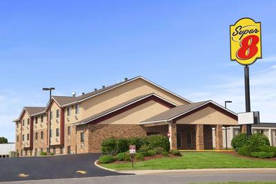 Super 8 by Wyndham Collinsville St. Louis, Photo 2