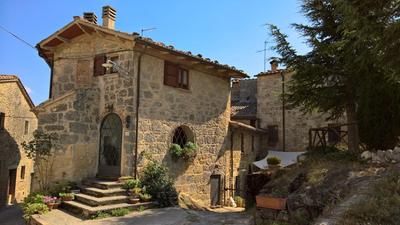 Il Borgo Del Lupo Relax Family Apartments in Tuscany with Restaurant & Swimming Pool
