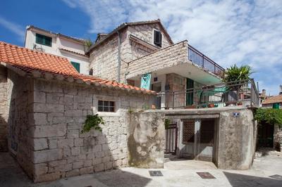 Old Town Apartment St Luke with Sunny Terrace near Riva
