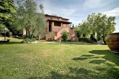 Villa Le Rondini by Salogi Villas