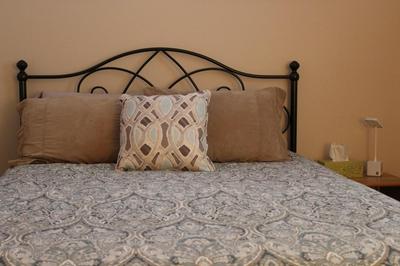 Attractive East Hill Apartment