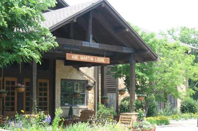 Abe Martin Lodge & Cabins