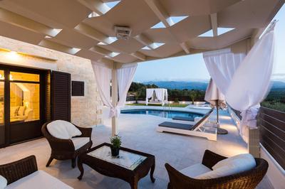 Caramel Villa, with 40m2 Pool & Spa Whirlpool, By ThinkVilla