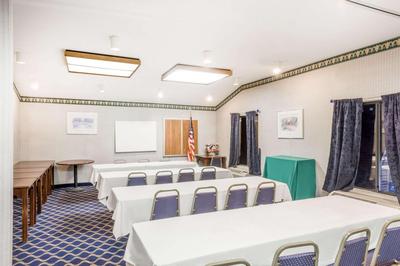 Aderi Hotel Near Casino