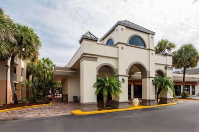 Days Inn & Suites by Wyndham Orlando Airport, Photo 2